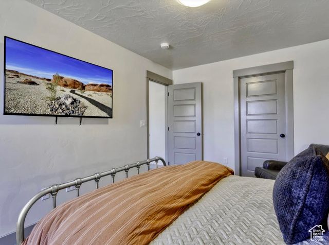 2323 E ESCONDIDO DR, Washington, UT 84780