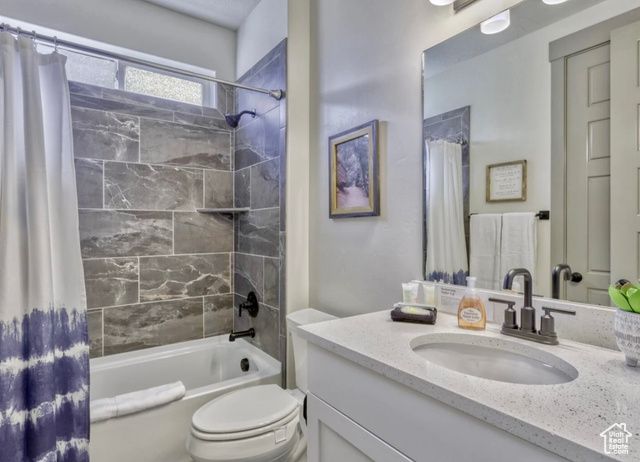 2323 E ESCONDIDO DR, Washington, UT 84780