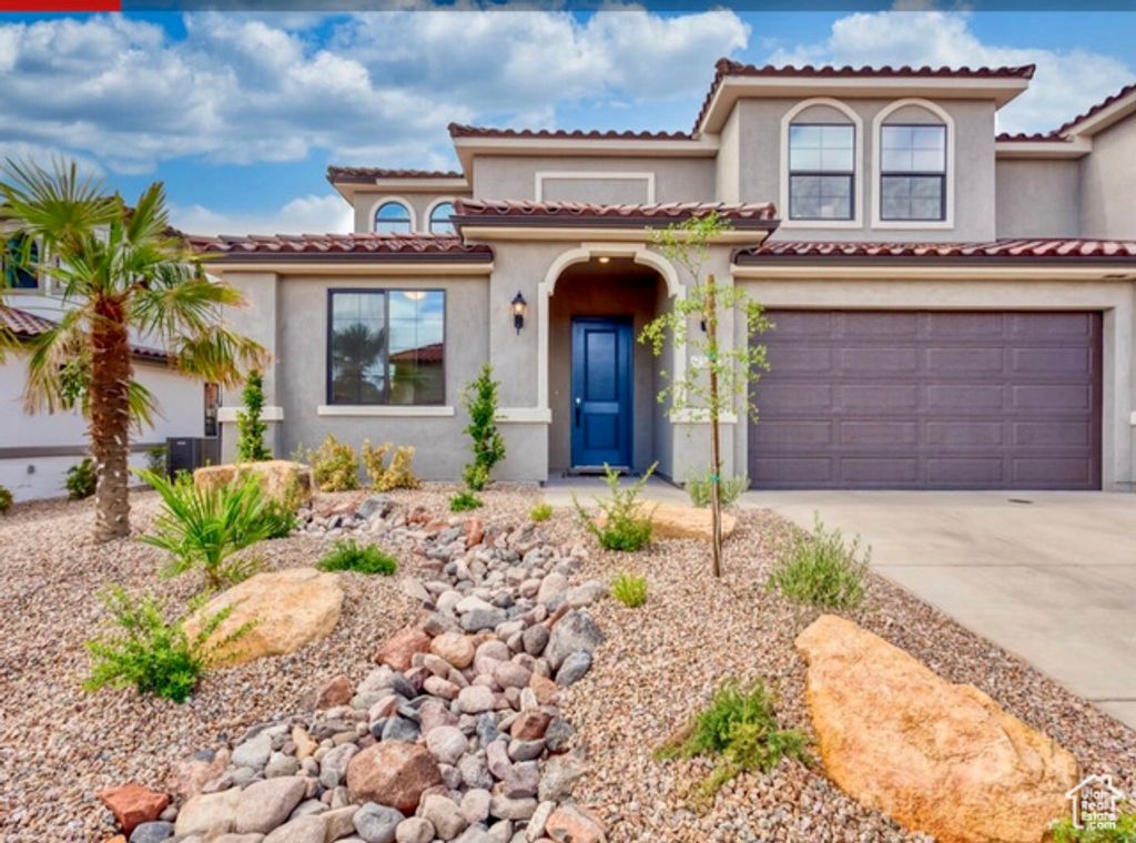 2323 E ESCONDIDO DR, Washington, UT 84780