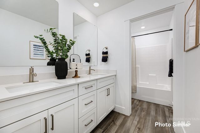 5720 E Bridal Veil Falls Dr, Nampa, ID 83686