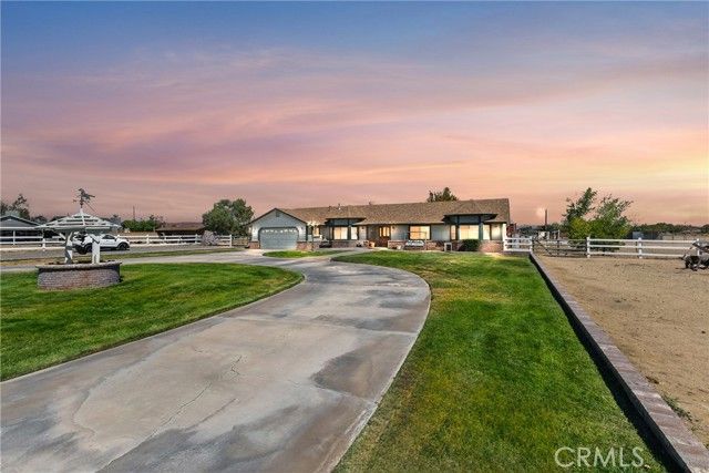 8727 W Avenue E12, Lancaster, CA 93536