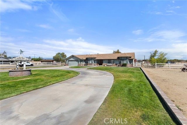 8727 W Avenue E12, Lancaster, CA 93536