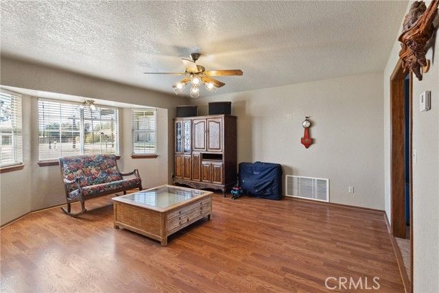 8727 W Avenue E12, Lancaster, CA 93536