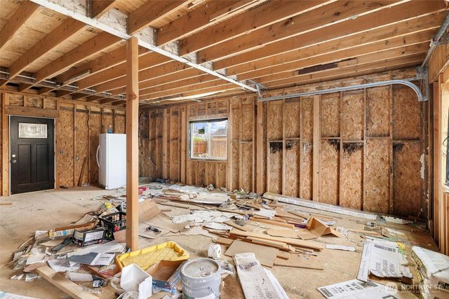 1009 5th Avenue SW, Puyallup, WA 98371