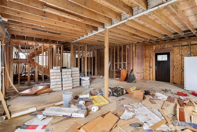 1009 5th Avenue SW, Puyallup, WA 98371