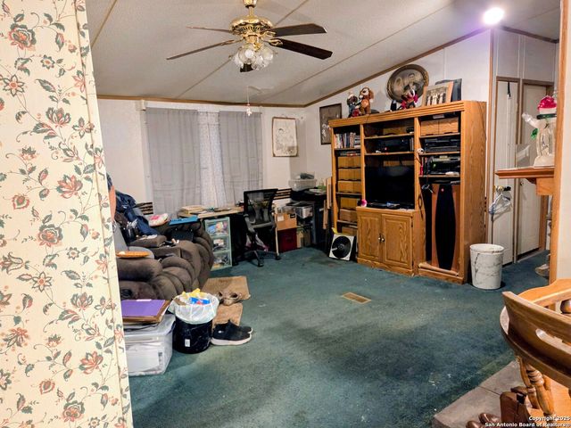 116 Pecan, Mcqueeney, TX 78123