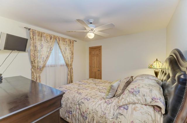 7964 S Tripp Avenue, Chicago, IL 60652