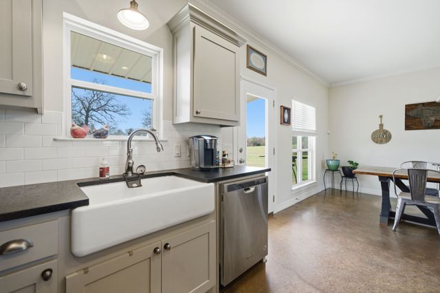 1009 Rs County Road 4325, Emory, TX 75440