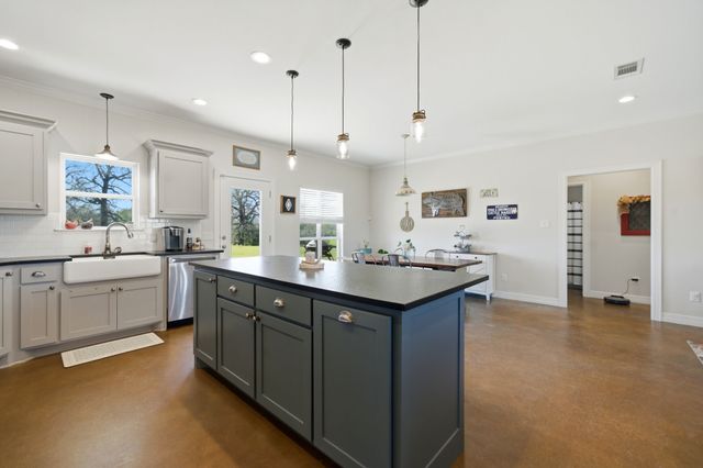 1009 Rs County Road 4325, Emory, TX 75440