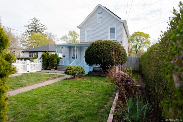 8 Brightside Avenue, Central Islip, NY 11722