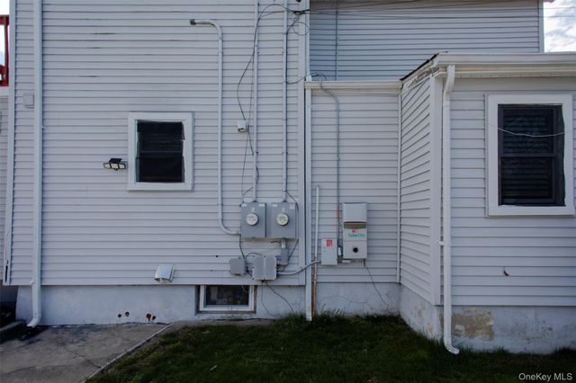 8 Brightside Avenue, Central Islip, NY 11722