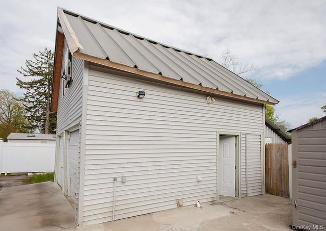 8 Brightside Avenue, Central Islip, NY 11722