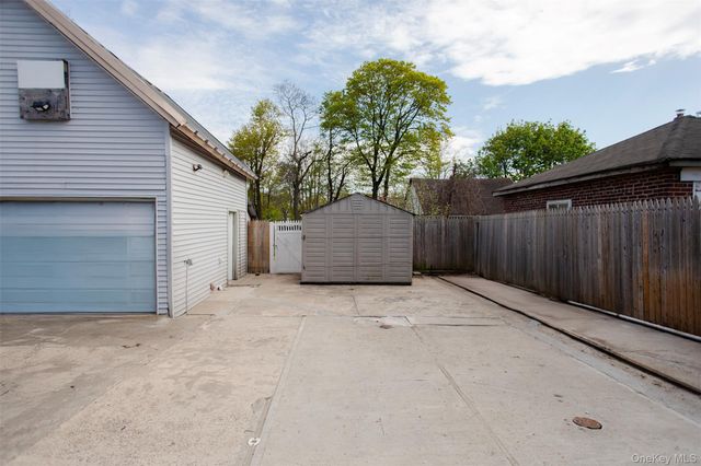 8 Brightside Avenue, Central Islip, NY 11722