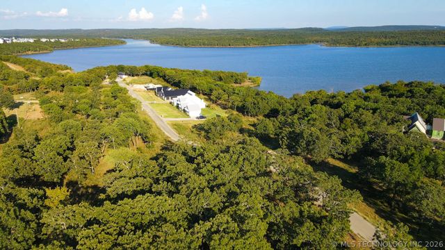 18 Pebble Ridge Road, Eufaula, OK 74432