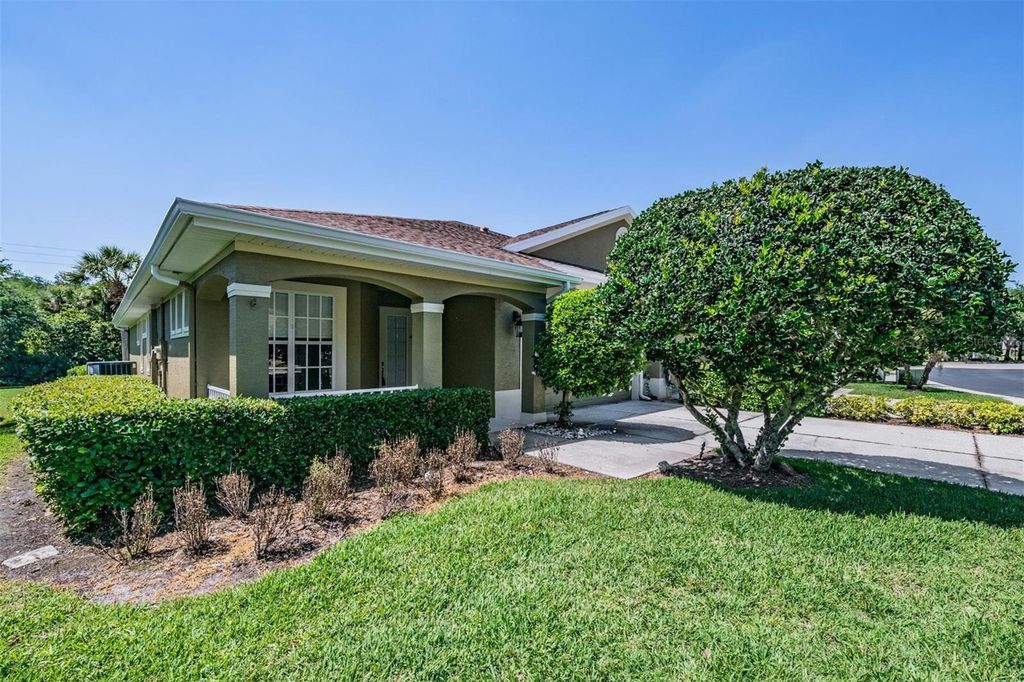 Image 2 of property listing at 12752 ASTON CREEK DRIVE, Tampa, FL 33626