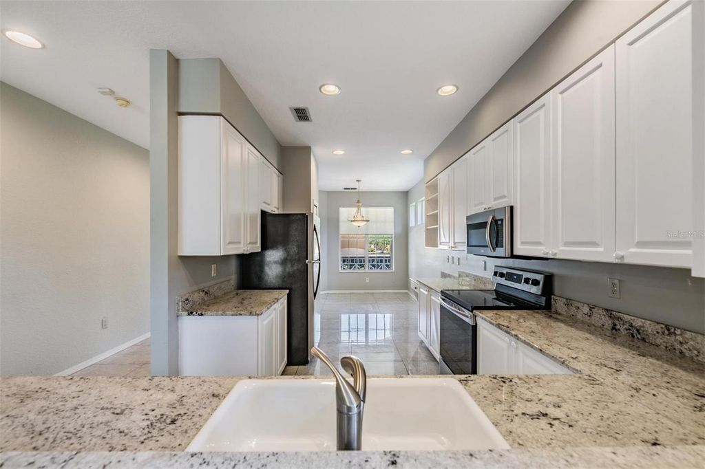 Image 13 of property listing at 12752 ASTON CREEK DRIVE, Tampa, FL 33626