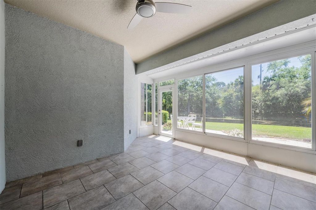 Image 31 of property listing at 12752 ASTON CREEK DRIVE, Tampa, FL 33626
