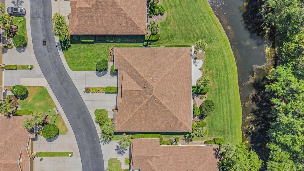 Image 40 of property listing at 12752 ASTON CREEK DRIVE, Tampa, FL 33626