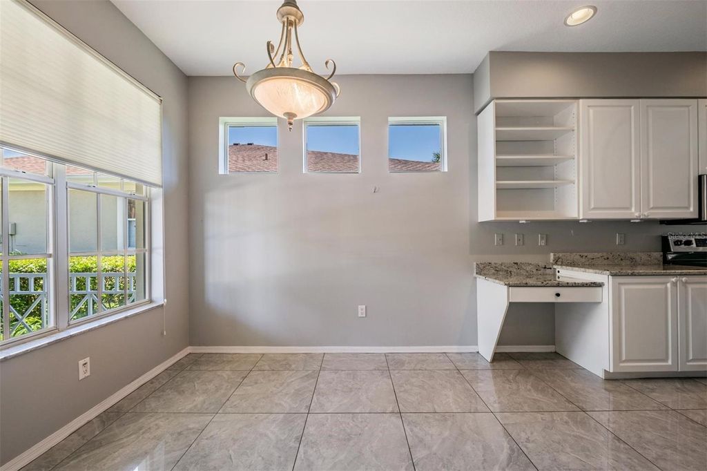 Image 7 of property listing at 12752 ASTON CREEK DRIVE, Tampa, FL 33626