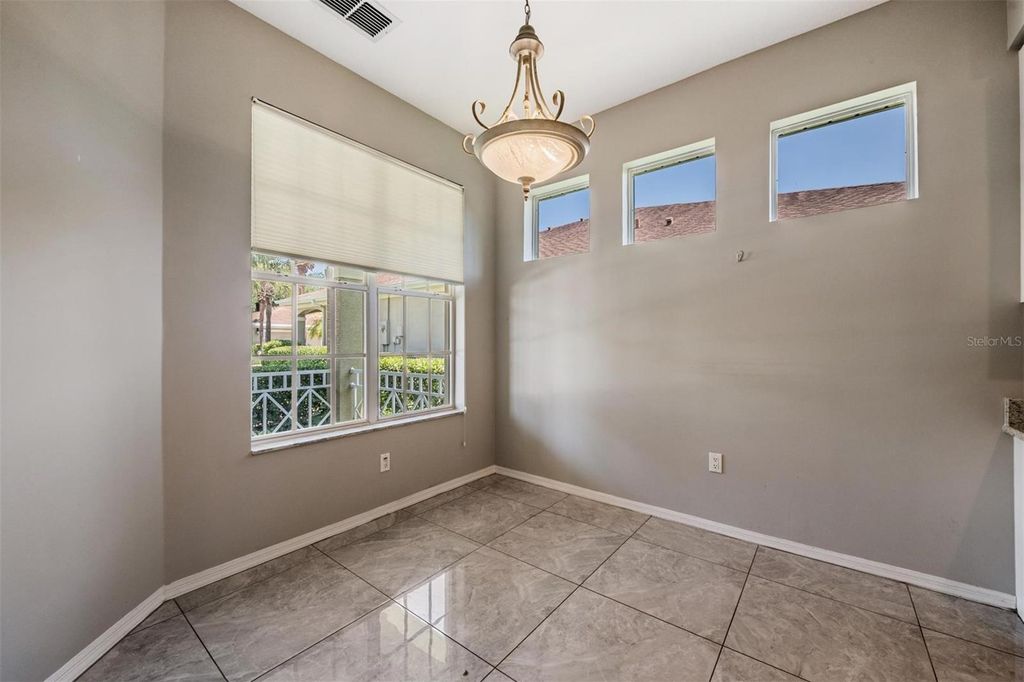 Image 8 of property listing at 12752 ASTON CREEK DRIVE, Tampa, FL 33626