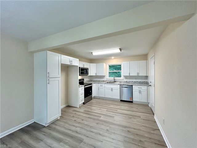 3210 Hornsea RD, Chesapeake, VA 23325
