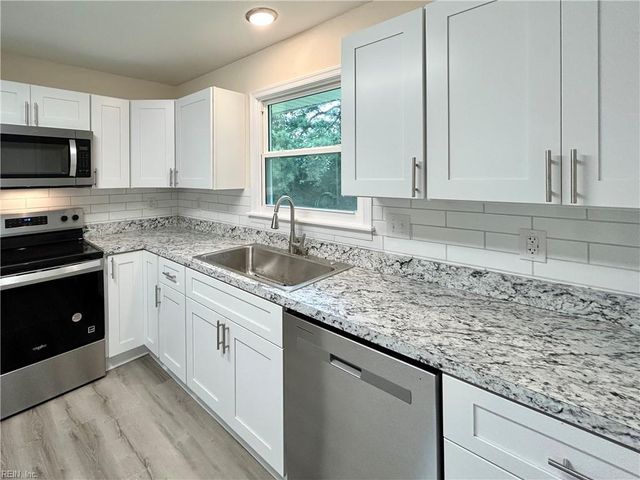 3210 Hornsea RD, Chesapeake, VA 23325