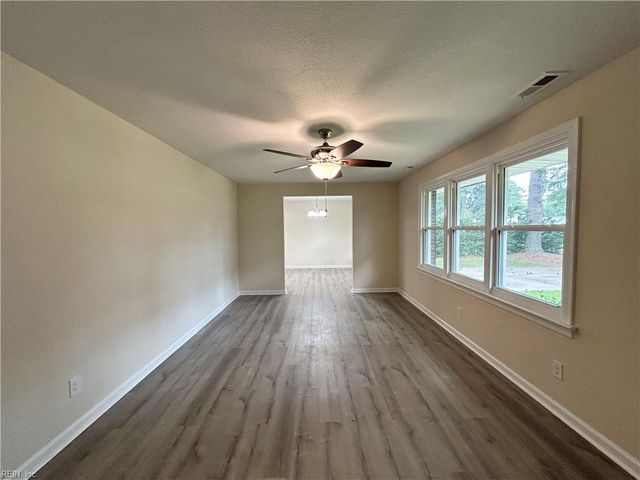 3210 Hornsea RD, Chesapeake, VA 23325