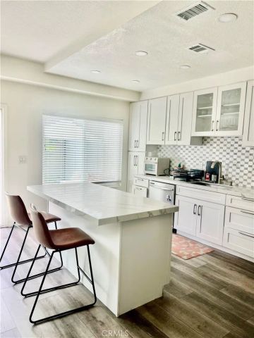 204 Greenmoor, Irvine, CA 92614
