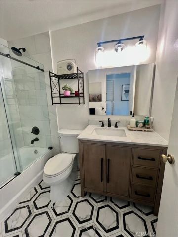 204 Greenmoor, Irvine, CA 92614