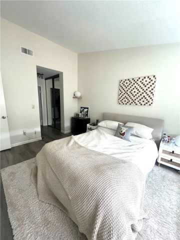 204 Greenmoor, Irvine, CA 92614