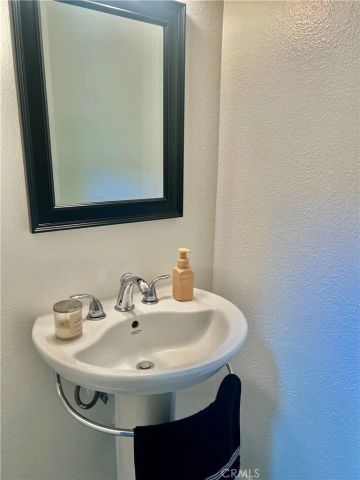 204 Greenmoor, Irvine, CA 92614