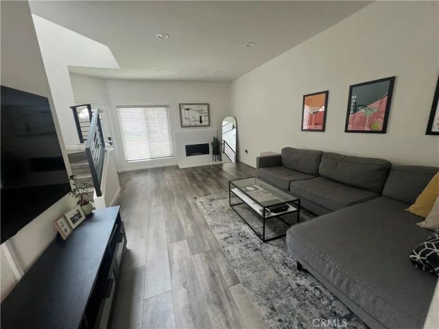 204 Greenmoor, Irvine, CA 92614