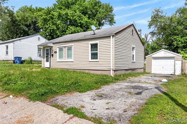 346 Mueller Avenue, Ferguson, MO 63135