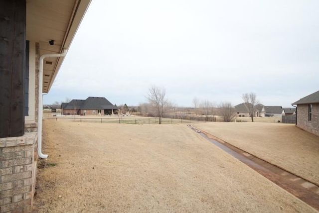 2253 N Payton Court Court, Mustang, OK 73064