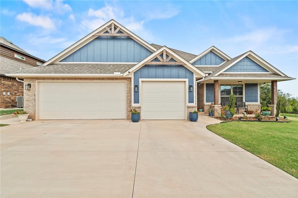 2253 N Payton Court Court, Mustang, OK 73064