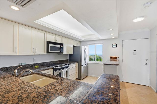 8977 MIDNIGHT PASS ROAD 519, Sarasota, FL 34242
