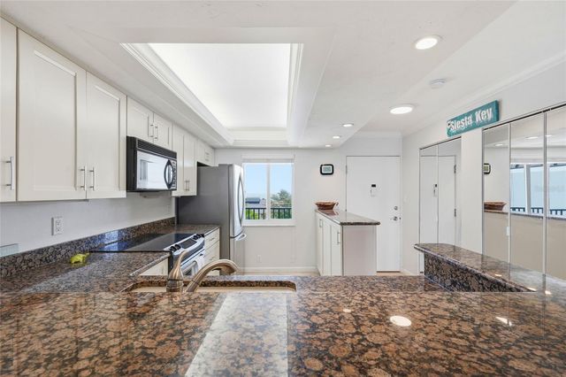 8977 MIDNIGHT PASS ROAD 519, Sarasota, FL 34242