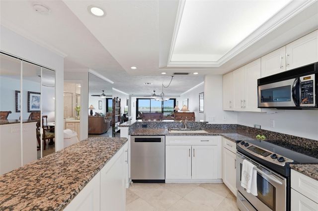 8977 MIDNIGHT PASS ROAD 519, Sarasota, FL 34242