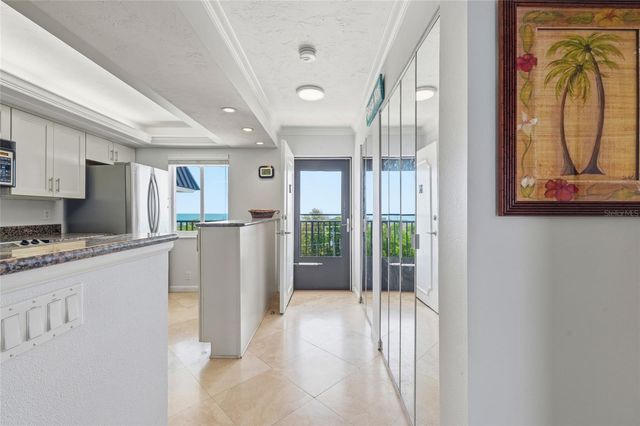 8977 MIDNIGHT PASS ROAD 519, Sarasota, FL 34242