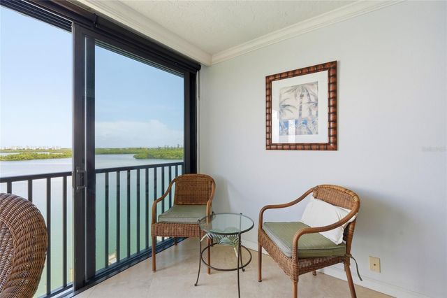 8977 MIDNIGHT PASS ROAD 519, Sarasota, FL 34242