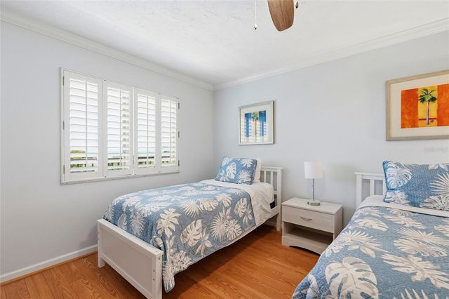 8977 MIDNIGHT PASS ROAD 519, Sarasota, FL 34242