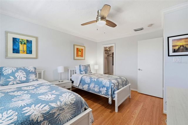 8977 MIDNIGHT PASS ROAD 519, Sarasota, FL 34242