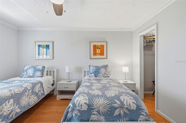 8977 MIDNIGHT PASS ROAD 519, Sarasota, FL 34242