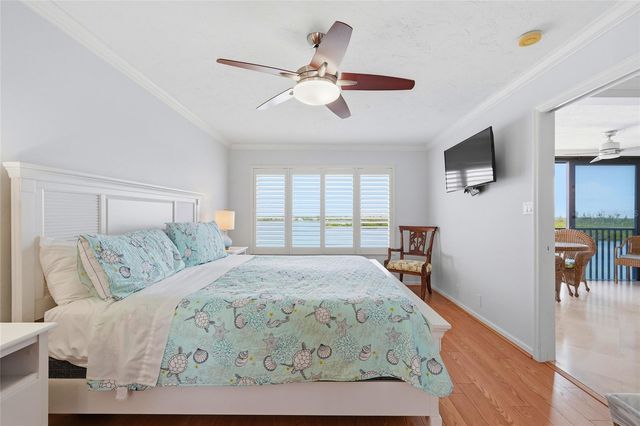 8977 MIDNIGHT PASS ROAD 519, Sarasota, FL 34242