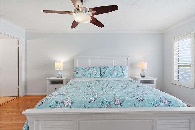 8977 MIDNIGHT PASS ROAD 519, Sarasota, FL 34242