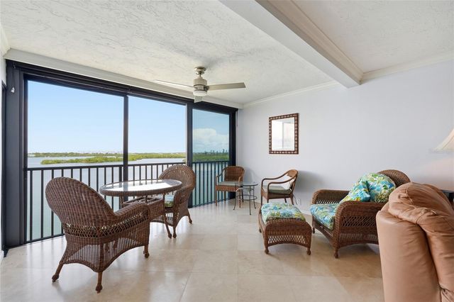 8977 MIDNIGHT PASS ROAD 519, Sarasota, FL 34242