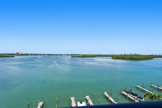 8977 MIDNIGHT PASS ROAD 519, Sarasota, FL 34242