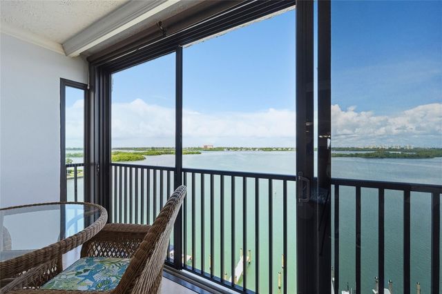 8977 MIDNIGHT PASS ROAD 519, Sarasota, FL 34242