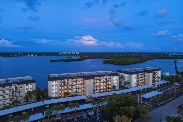 8977 MIDNIGHT PASS ROAD 519, Sarasota, FL 34242