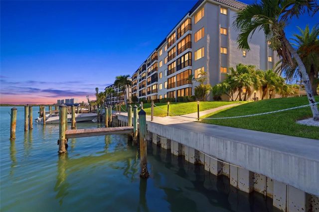 8977 MIDNIGHT PASS ROAD 519, Sarasota, FL 34242